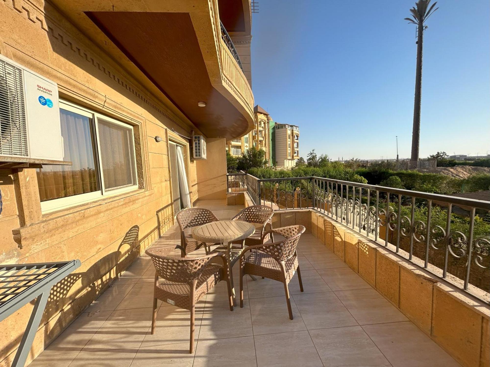 Luxury Apartments: Family-Friendly Oasis by Mall of Arabia 6th of October City Exterior photo